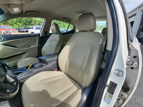 Used 2011 Kia Optima EX FWD image 18