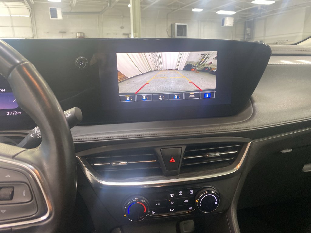 Certified 2024 Buick Encore GX Preferred w/ Comfort Package FWD image 19