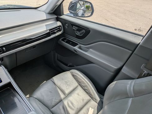Used 2020 Lincoln Aviator Reserve w/ Equipment Group 201A AWD/4WD image 19