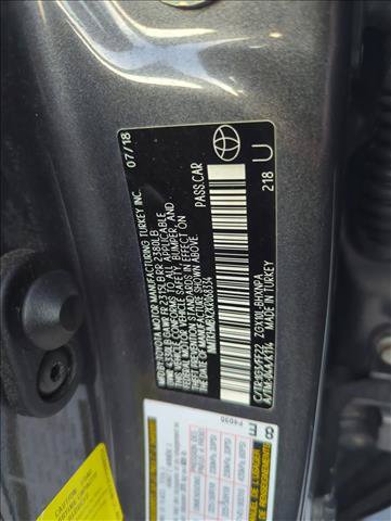 Used 2019 Toyota C-HR XLE FWD image 2