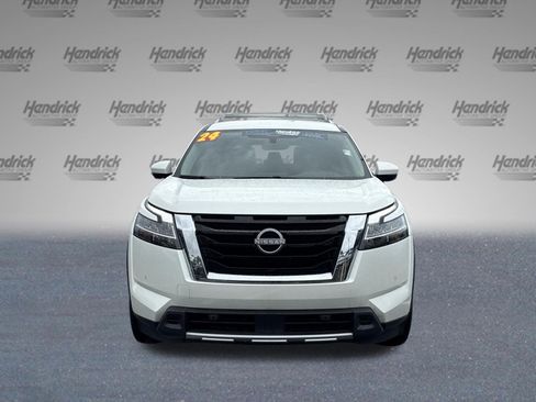 Used 2024 Nissan Pathfinder SL AWD/4WD image 3