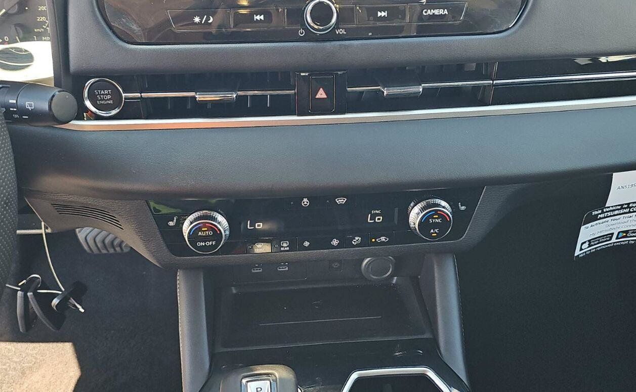 Used 2026 Mitsubishi Outlander LE AWD/4WD image 15