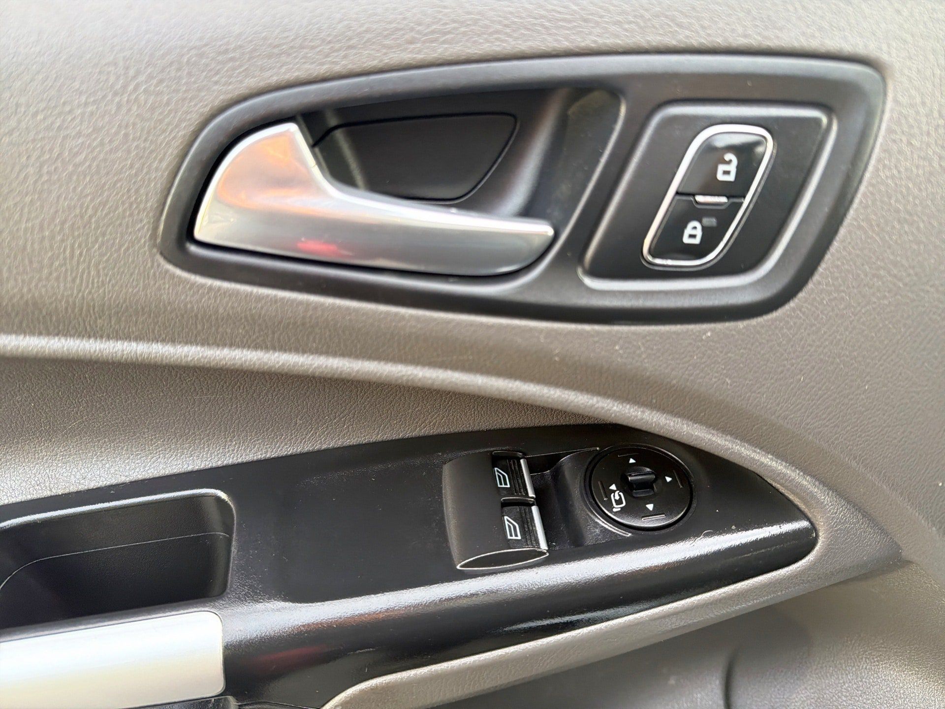 Used 2020 Ford Transit Connect XLT FWD image 15