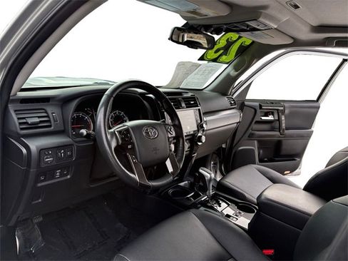 Used 2023 Toyota 4Runner TRD Off-Road Premium image 9