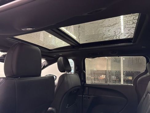 New 2026 Chrysler Pacifica Select w/ S Appearance Package image 33