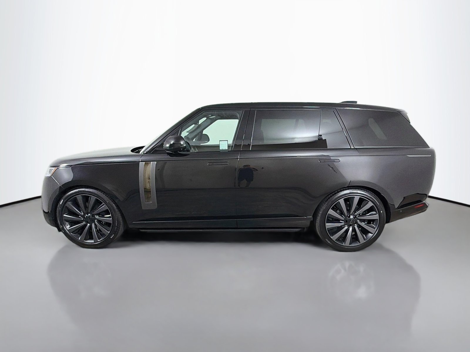 New 2026 Land Rover Range Rover SV AWD/4WD image 2