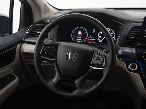 Used 2025 Honda Odyssey Elite image 15