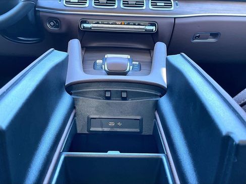 Used 2025 Mercedes-Benz GLE 350 4MATIC image 35