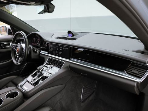 Used 2018 Porsche Panamera 4S image 24