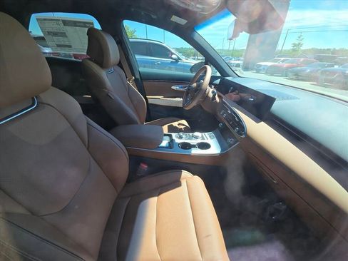 New 2026 Genesis GV70 2.5T Advanced image 9