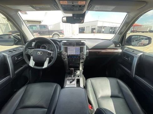Used 2022 Toyota 4Runner Limited AWD/4WD image 10