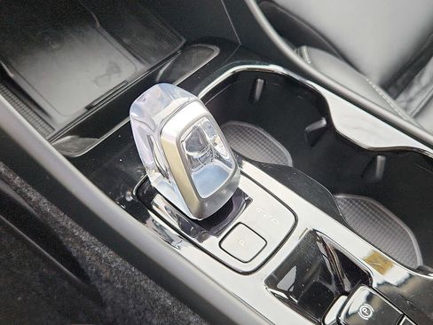 Used 2026 Volvo XC40 B5 Ultra image 14