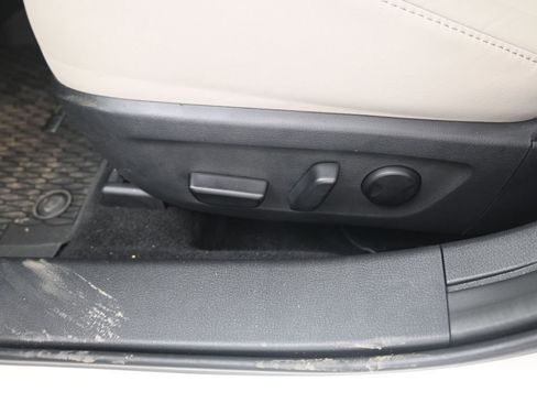 Used 2025 MAZDA MAZDA3 s image 14