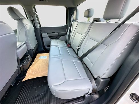 New 2025 Ford F550 4x4 Crew Cab image 15