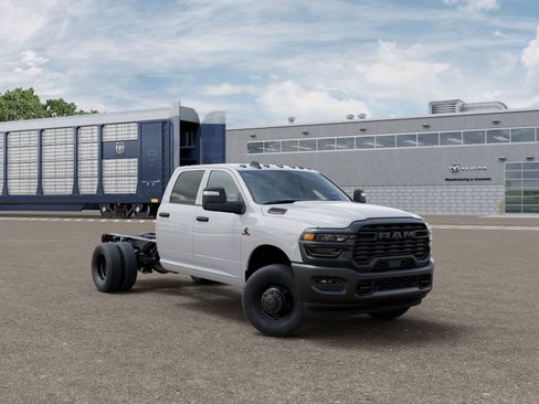 New 2026 RAM 3500 Tradesman AWD/4WD image 25