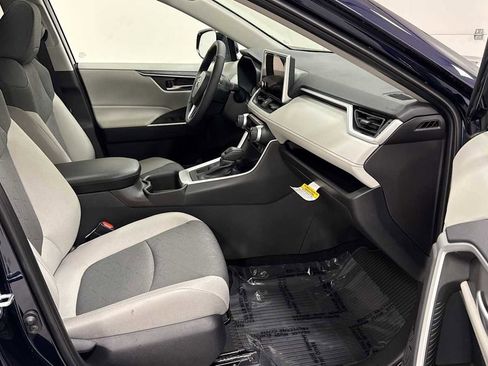 New 2025 Toyota RAV4 XLE image 30