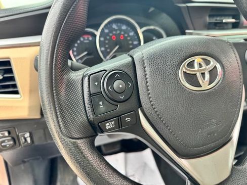 Used 2015 Toyota Corolla LE image 9