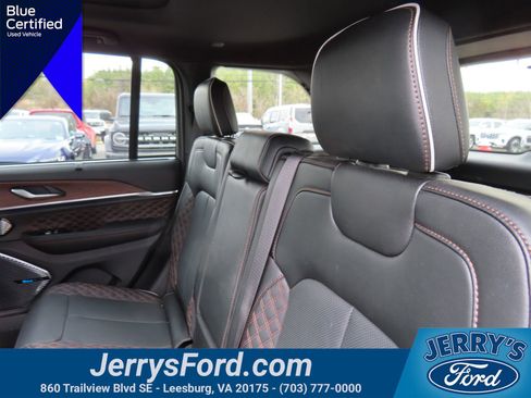 Used 2023 Jeep Grand Cherokee Summit w/ Luxury Tech Group V image 37