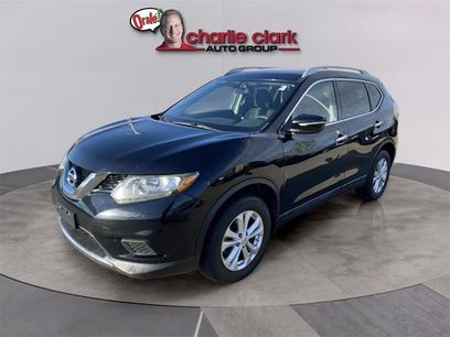 Used 2015 Nissan Rogue SV w/ SV Moonroof Package