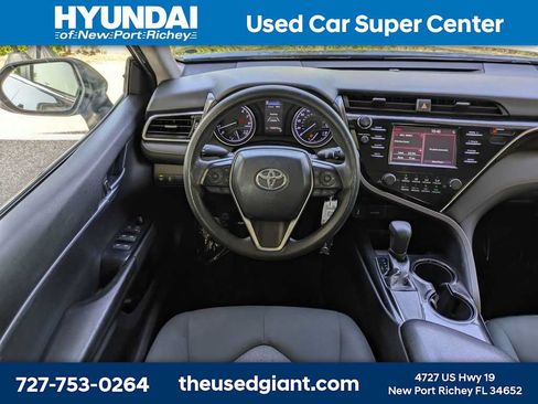 Used 2018 Toyota Camry LE FWD image 16