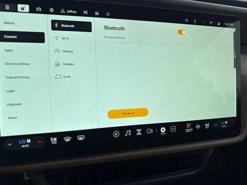 Used 2025 Rivian R1S Premium AWD/4WD image 29