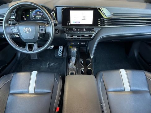 Used 2025 Toyota Camry SE FWD image 13