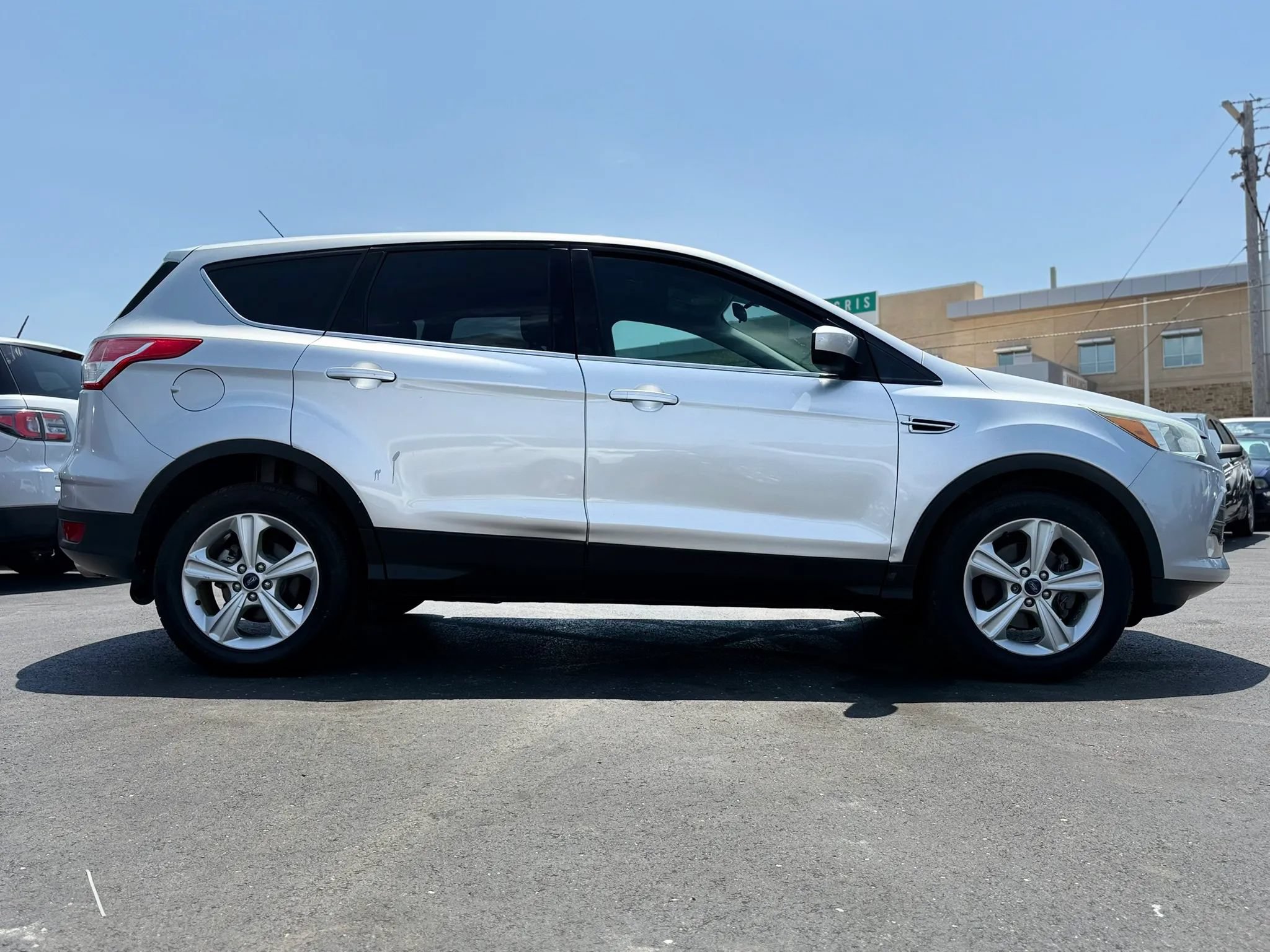 Used 2014 Ford Escape SE FWD image 2