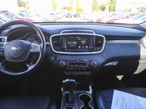 Used 2019 Kia Sorento SX w/ SX Touring Package image 12