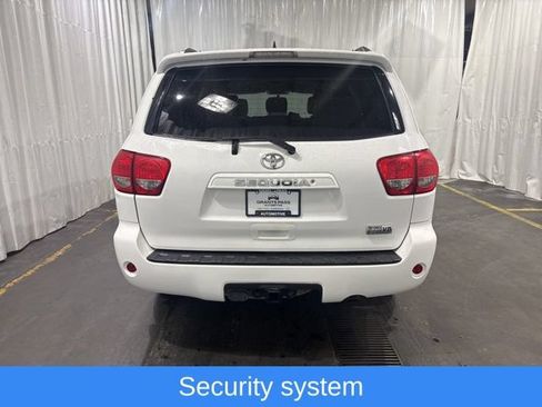 Used 2016 Toyota Sequoia SR5 AWD/4WD image 4
