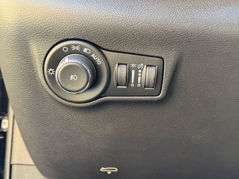 New 2026 Jeep Compass Latitude w/ Sun and Sound Group AWD/4WD image 22