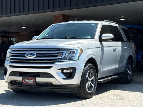 Used 2018 Ford Expedition XLT image 3