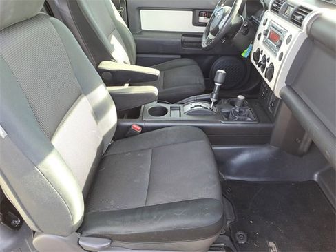 Used 2011 Toyota FJ Cruiser 4WD image 25