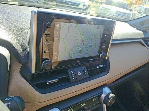 Used 2021 Toyota RAV4 Limited image 17