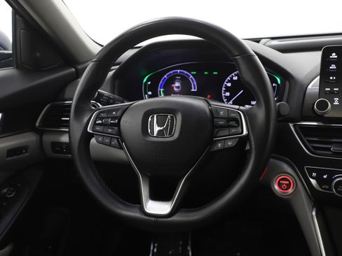 Used 2018 Honda Accord Touring image 15