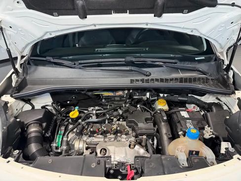 Used 2017 FIAT 500L Trekking w/ Dual-Pane Sunroof Package FWD image 8