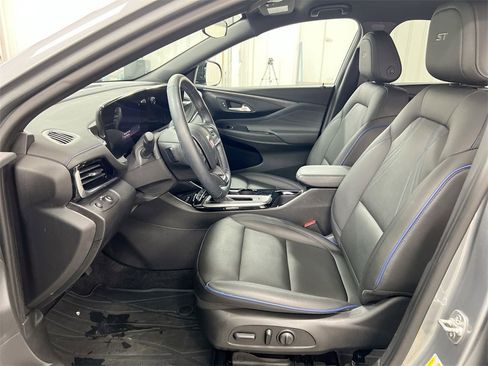 Certified 2024 Buick Envista Sport Touring w/ Convenience I Package image 18