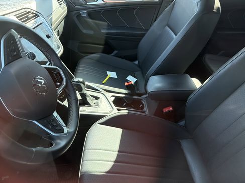 Used 2023 Volkswagen Tiguan SE R-Line image 5