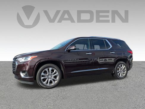 Used 2020 Chevrolet Traverse Premier w/ LPO, Cargo Package image 2