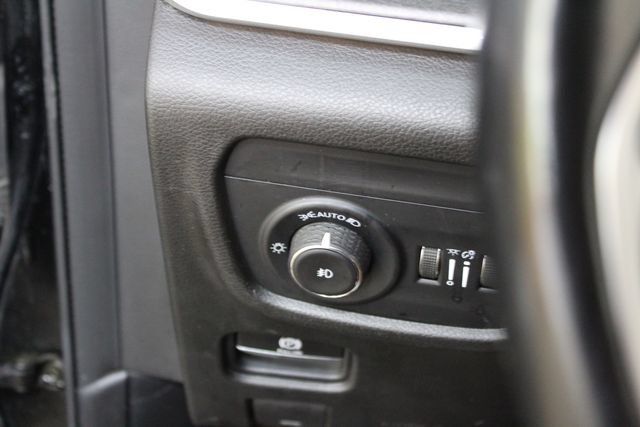 Used 2021 Jeep Grand Cherokee L Limited w/ Luxury Tech Group II AWD/4WD image 16