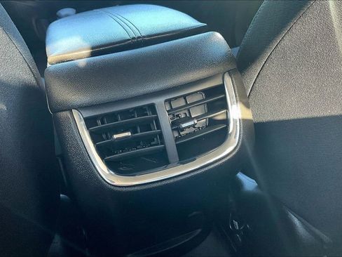 Used 2024 Chevrolet Malibu LT image 10