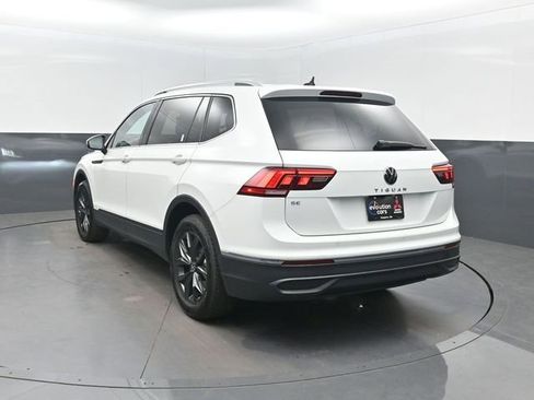 Used 2024 Volkswagen Tiguan SE FWD image 3