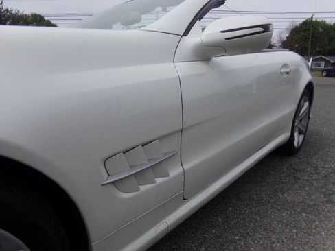 Used 2009 Mercedes-Benz SL 550 image 2