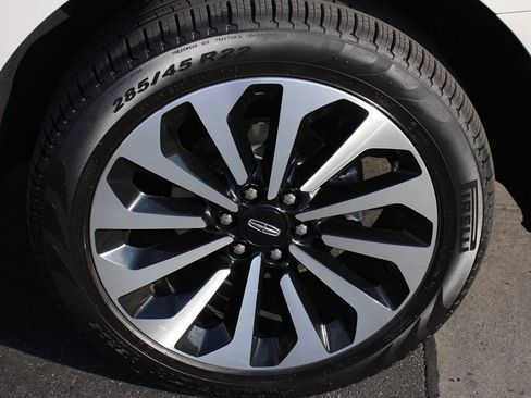 Certified 2023 Lincoln Navigator Reserve AWD/4WD image 10