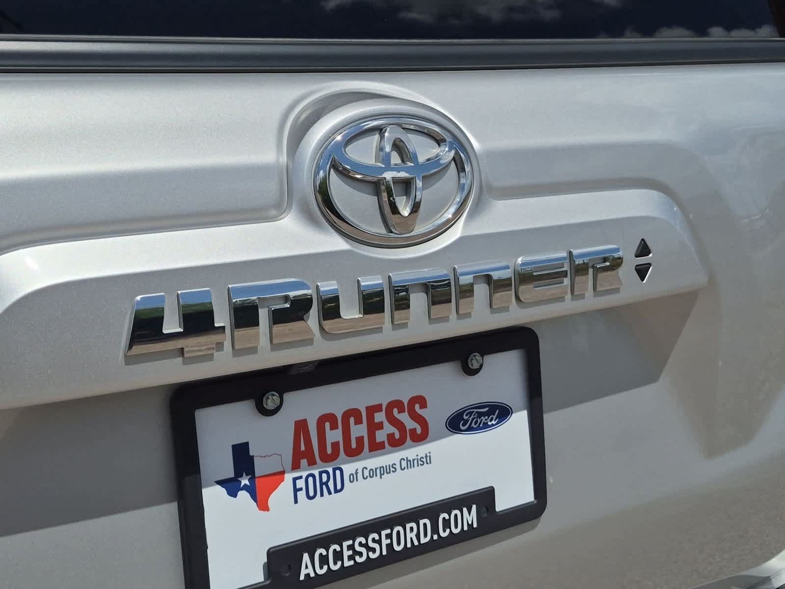 Used 2022 Toyota 4Runner SR5 AWD/4WD image 2