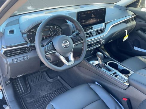 New 2025 Nissan Altima 2.5 SR w/ SR Premium Package image 4