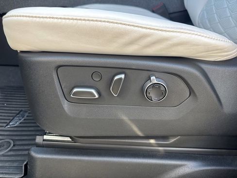 Used 2025 Cadillac Escalade Sport Platinum w/ LPO, Floor Liner Package AWD/4WD image 10
