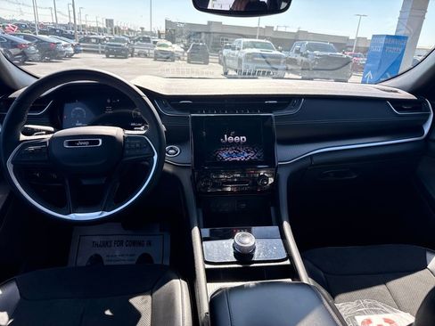 Used 2024 Jeep Grand Cherokee L Laredo image 15