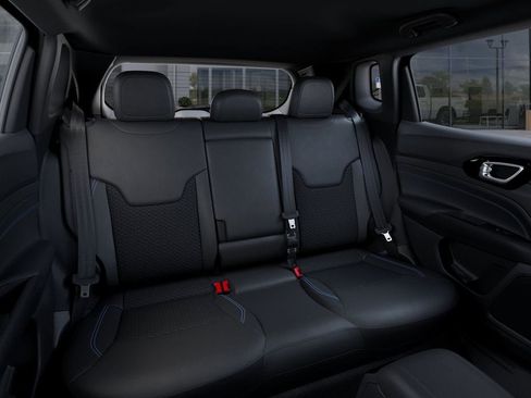 New 2026 Jeep Compass Latitude image 15