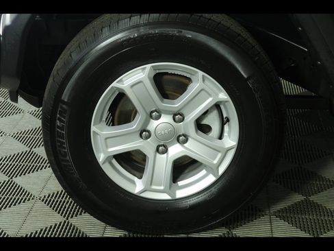 Used 2022 Jeep Wrangler Unlimited Sport AWD/4WD image 19