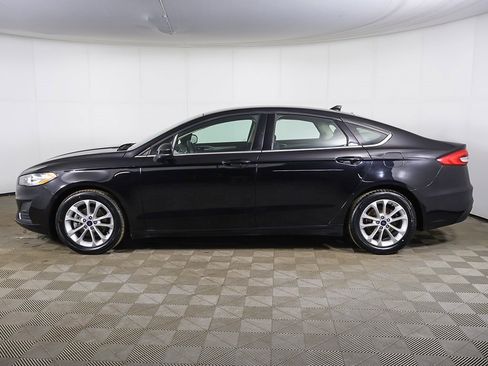 Used 2020 Ford Fusion SE image 10